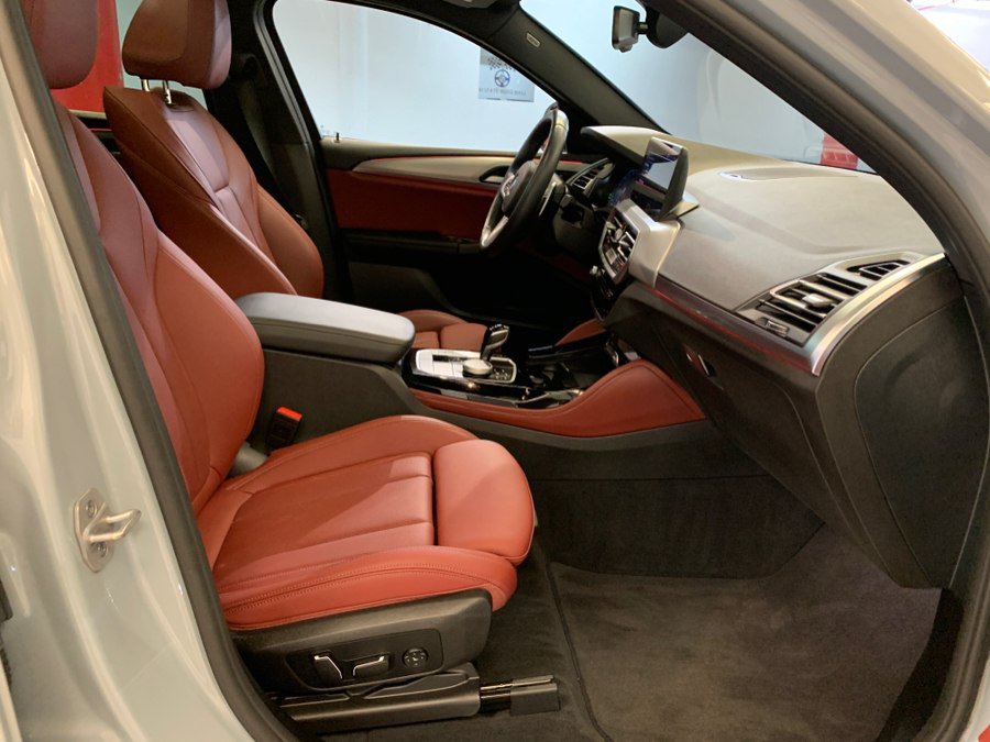 Used 2024 BMW X4 xDrive30i w/ M Sport Package AWD/4WD image 75