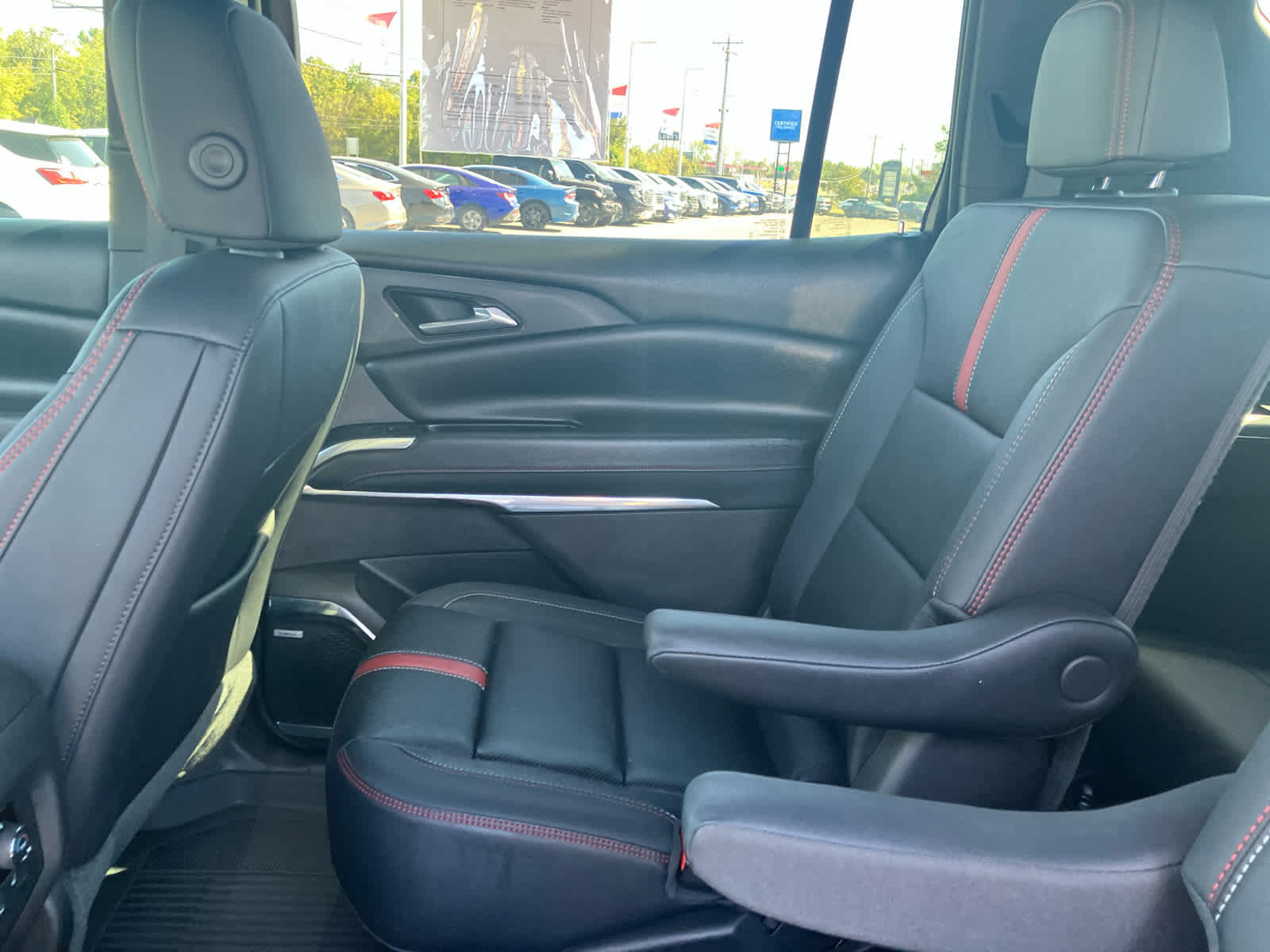 Used 2026 Chevrolet Traverse RS w/ LPO, Floor Liner Package FWD image 33