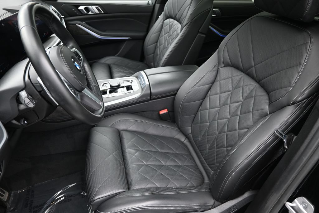 Used 2023 BMW X7 xDrive40i w/ M Sport Package AWD/4WD image 11