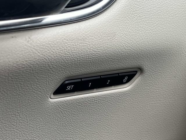 Used 2022 Cadillac XT6 Premium Luxury w/ LPO, Floor Liner Package AWD/4WD image 29