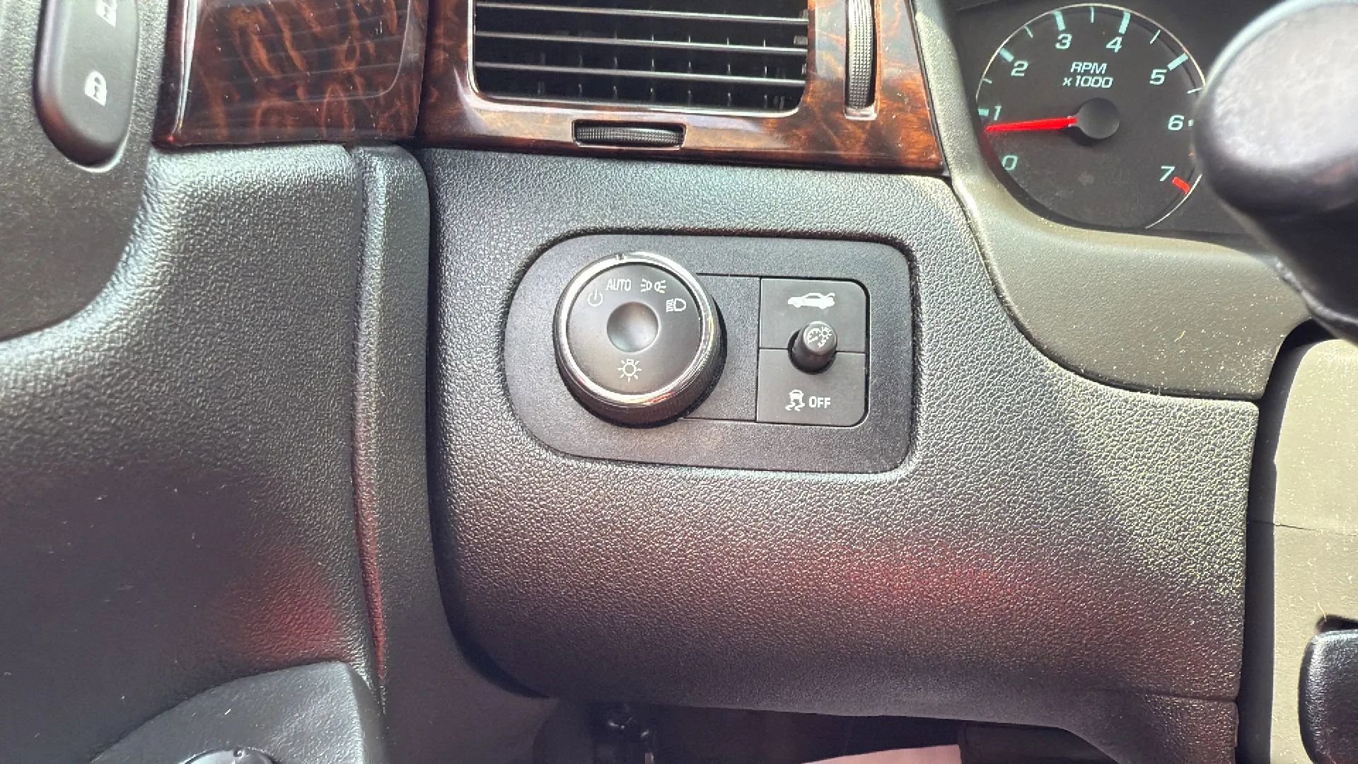 Used 2016 Chevrolet Impala LT image 15