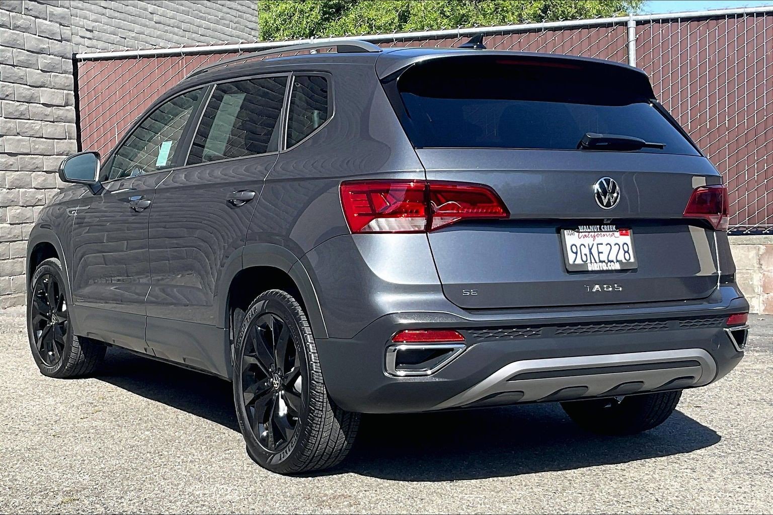 Certified 2023 Volkswagen Taos SE w/ Black Wheel Package FWD image 10