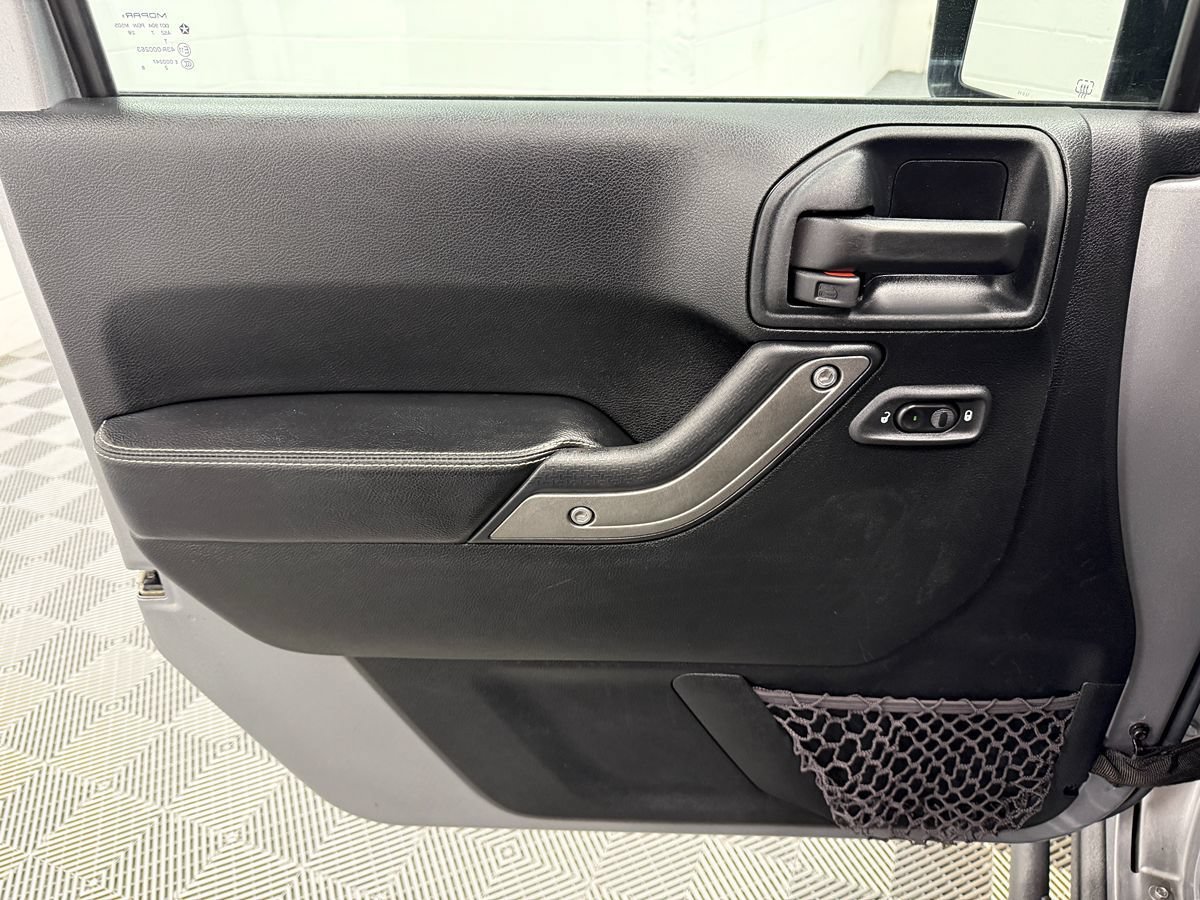 Used 2018 Jeep Wrangler Unlimited Sport AWD/4WD image 12