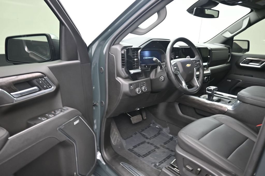 Used 2026 Chevrolet Silverado 1500 LTZ RWD image 10