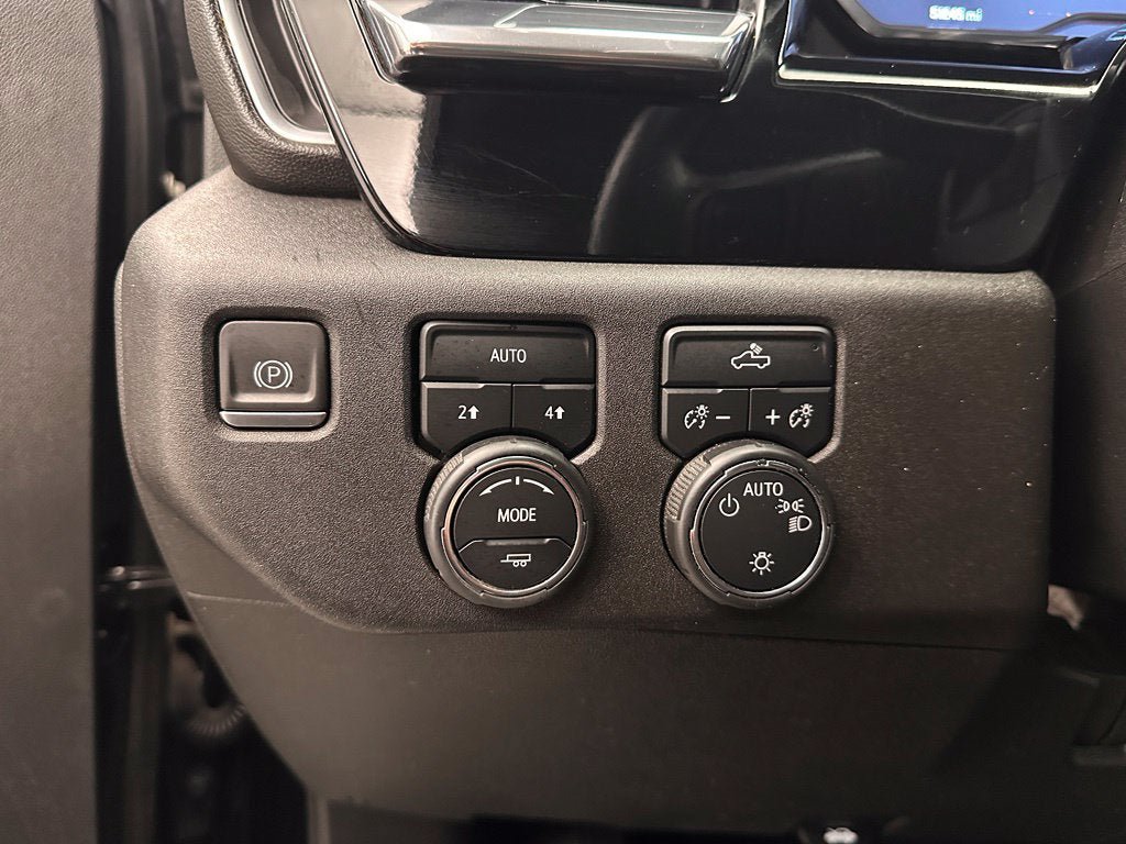 Used 2023 Chevrolet Silverado 1500 LT AWD/4WD image 10