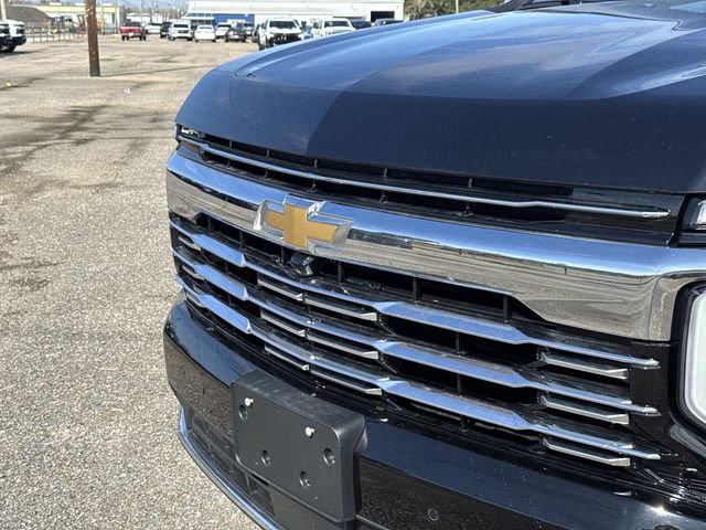 New 2026 Chevrolet Suburban Premier image 3