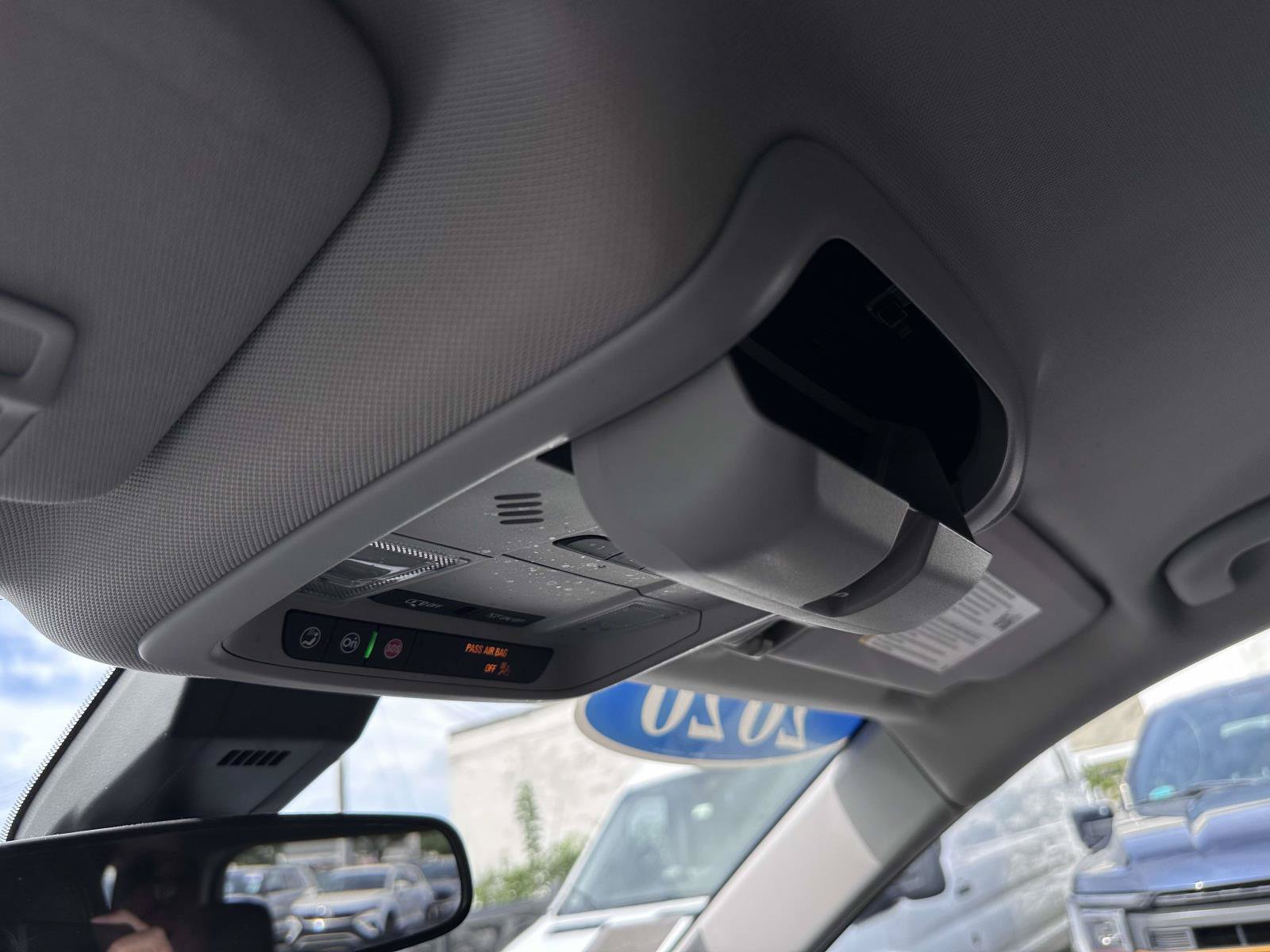 Used 2020 Chevrolet Equinox LT FWD image 28
