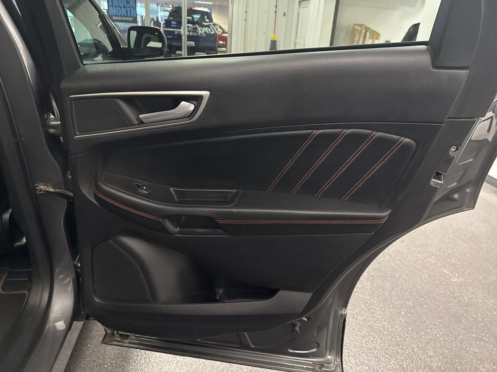 Used 2021 Ford Edge ST-Line w/ Class II Trailer Tow Package AWD/4WD image 35