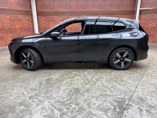 Used 2026 BMW iX xDrive60 w/ Premium Package AWD/4WD image 2