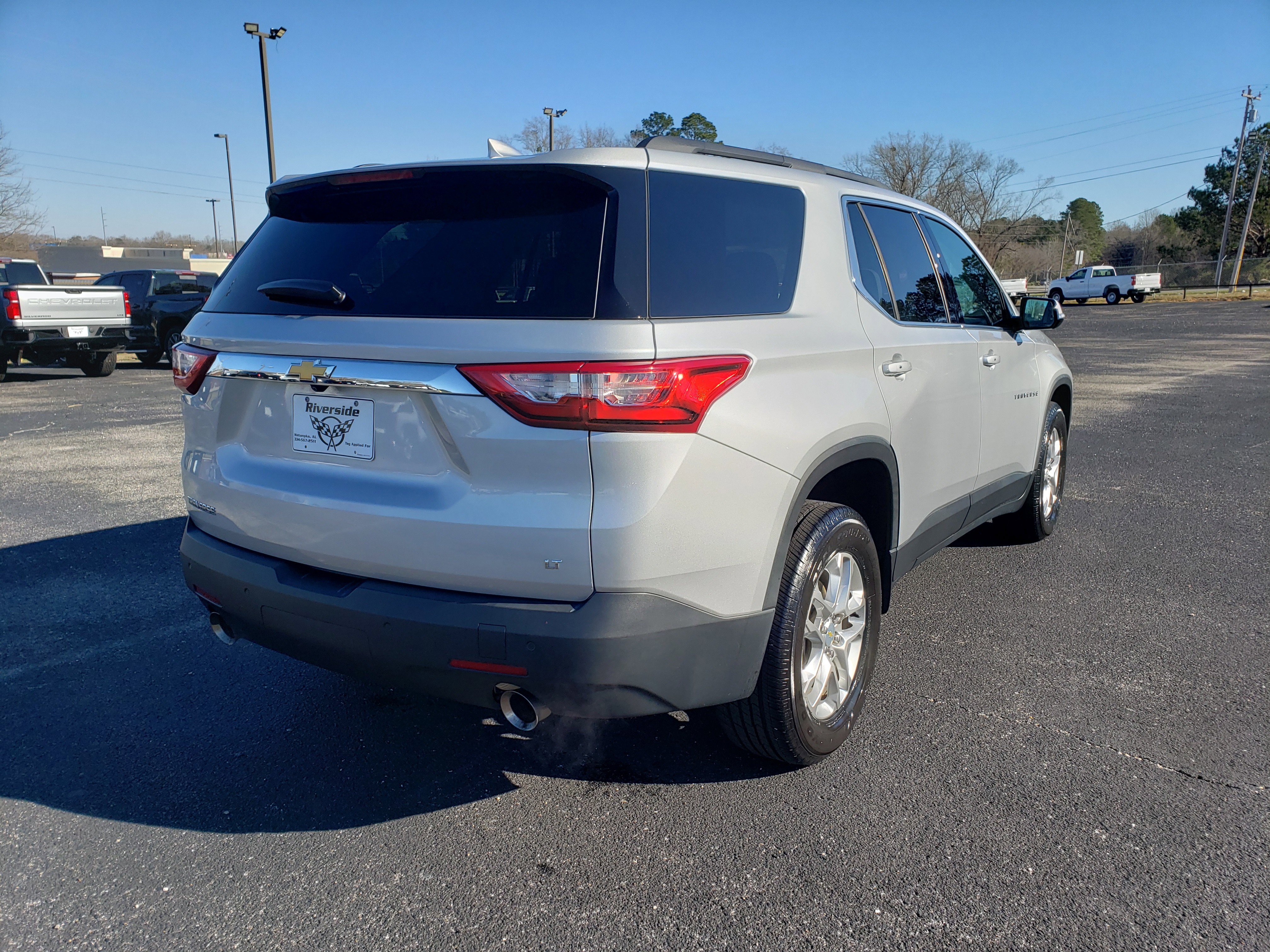 Used 2020 Chevrolet Traverse LT image 3