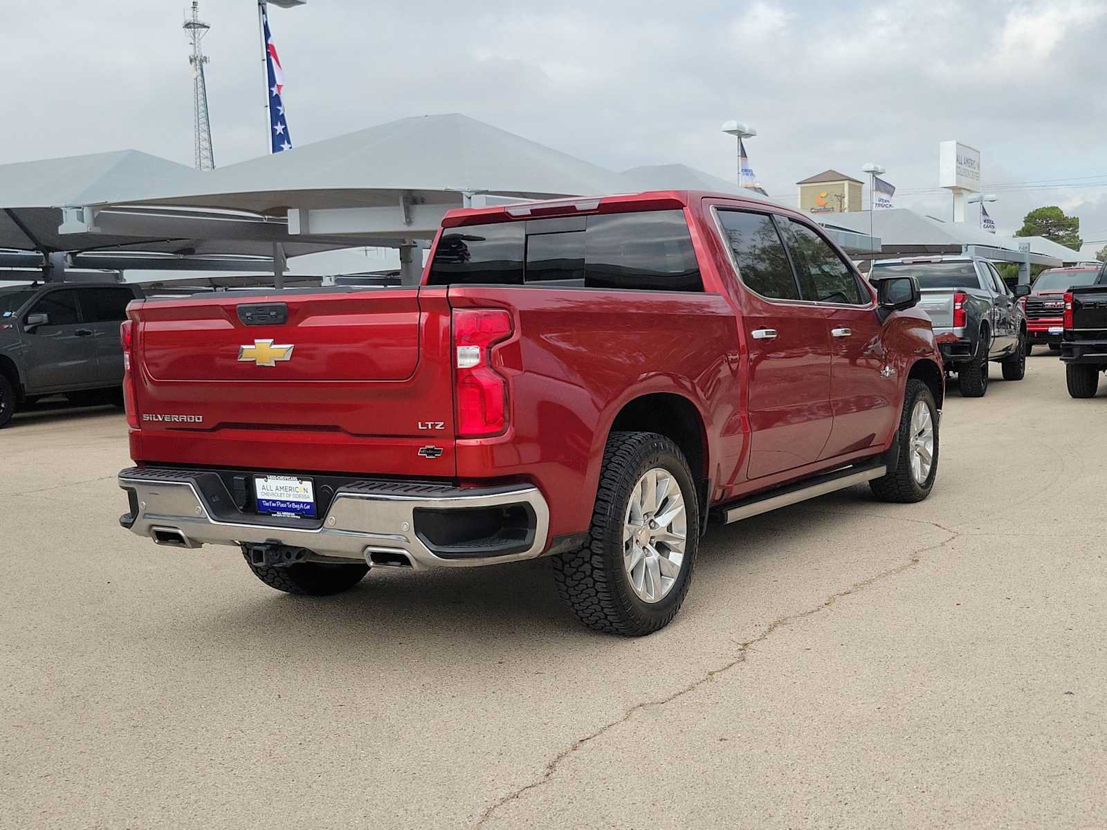 Used 2022 Chevrolet Silverado 1500 LTZ w/ LTZ Premium Package AWD/4WD image 8