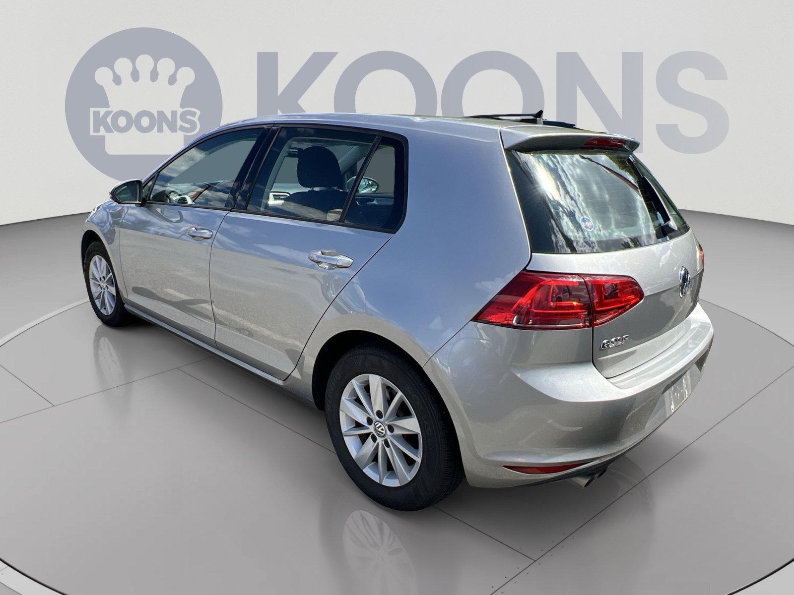 Used 2016 Volkswagen Golf S FWD image 4