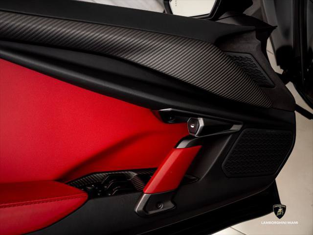 Used 2025 Lamborghini Revuelto AWD/4WD image 34