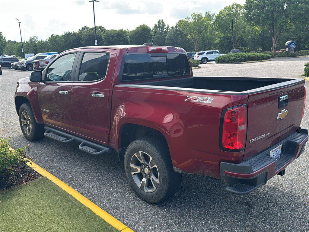 Used 2017 Chevrolet Colorado Z71 AWD/4WD image 2