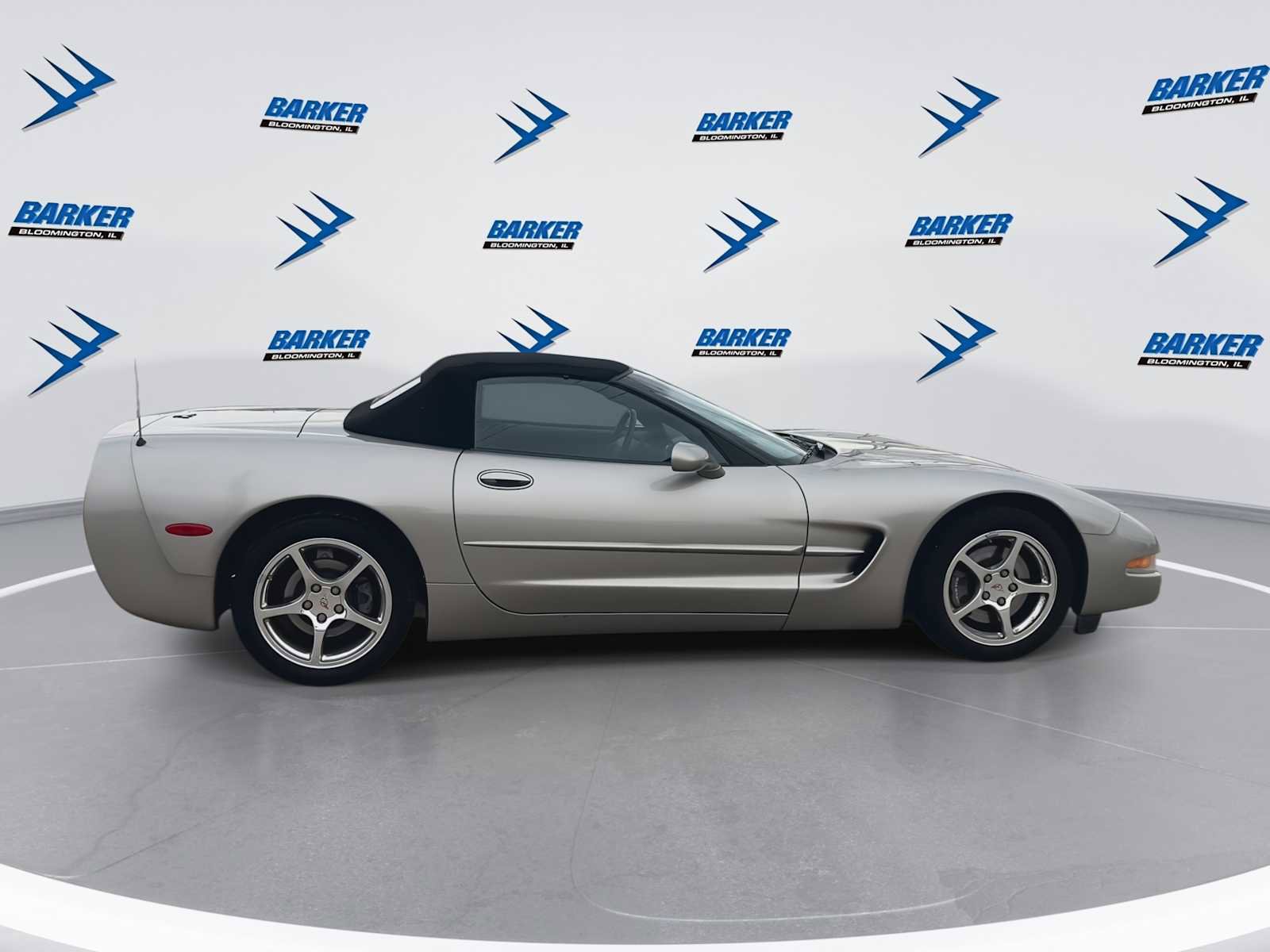 Used 2001 Chevrolet Corvette Convertible w/ Preferred Equipment Group2 image 9