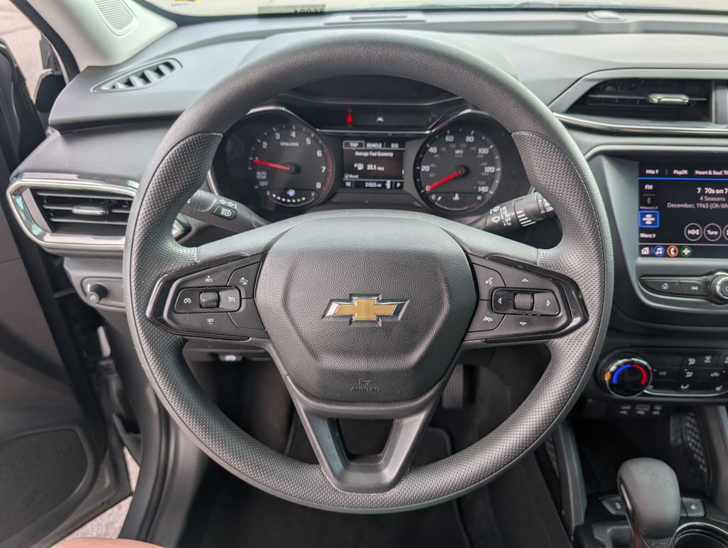 Used 2023 Chevrolet TrailBlazer LT FWD image 15