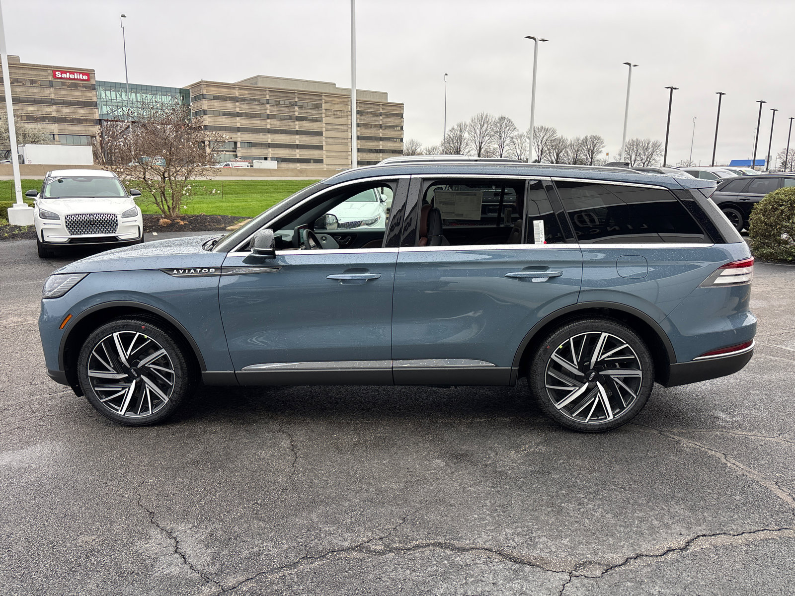 New 2026 Lincoln Aviator Reserve AWD/4WD image 4