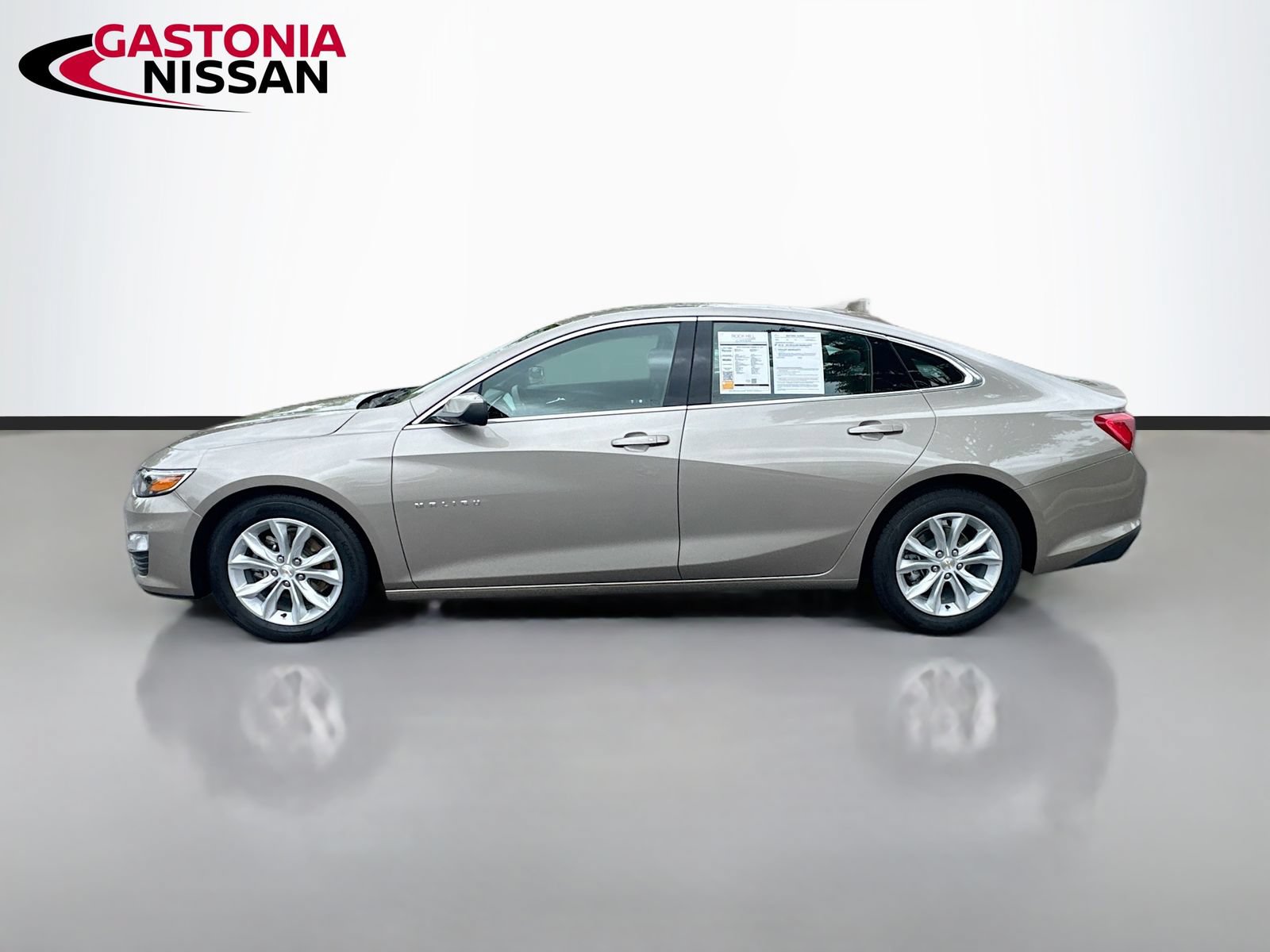 Used 2025 Chevrolet Malibu LT FWD image 5