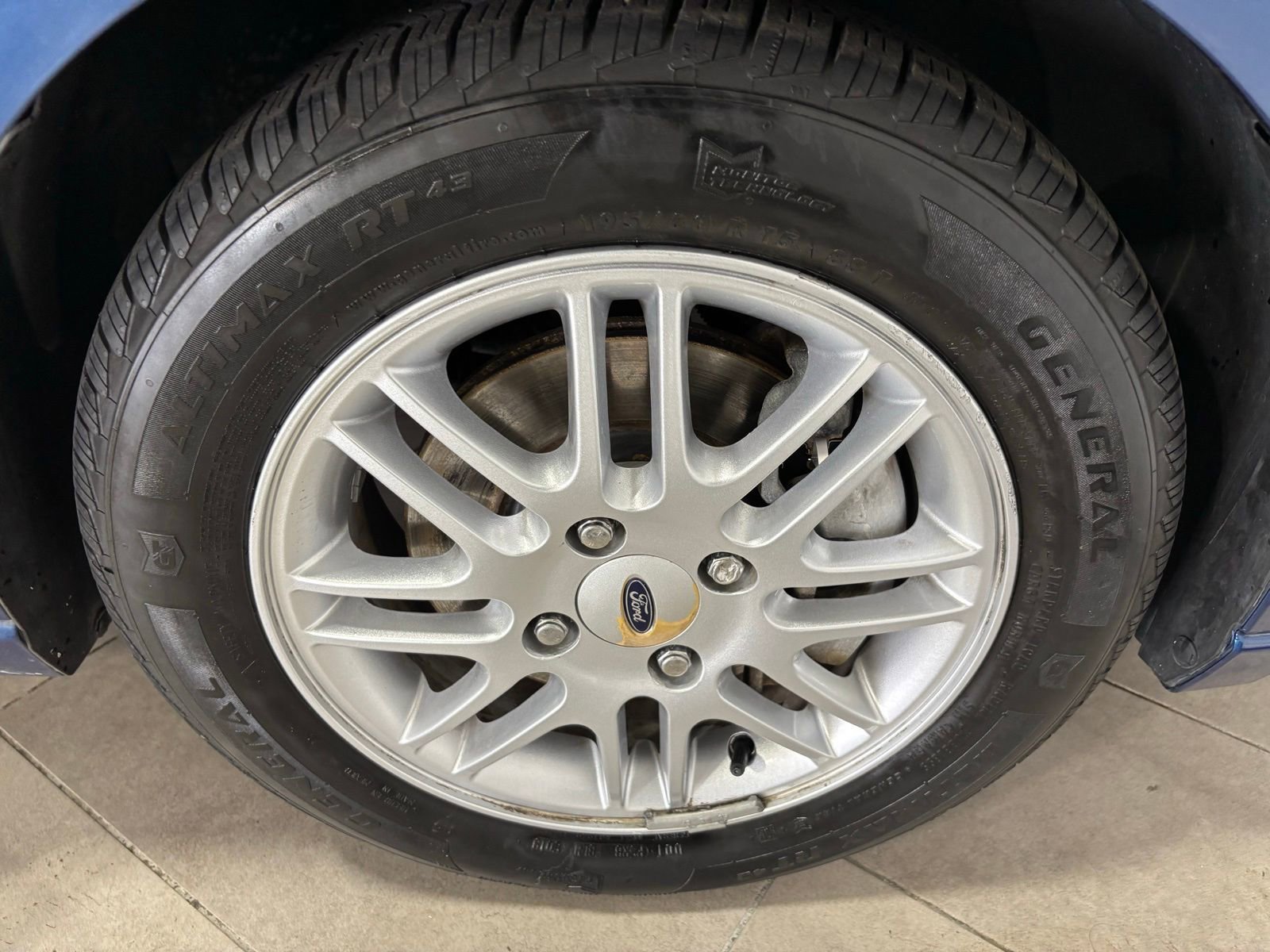 Used 2009 Ford Focus SE image 9