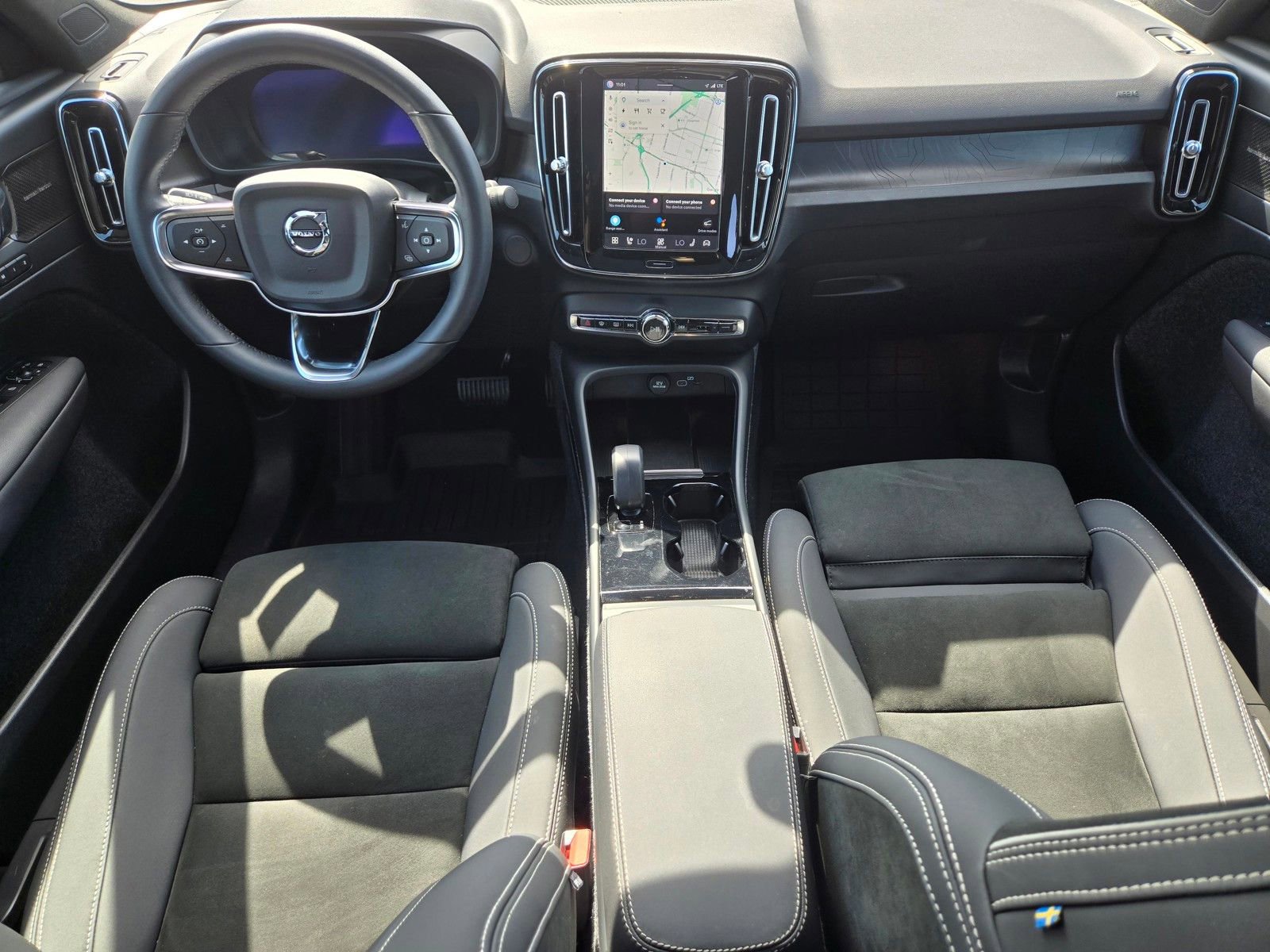 Certified 2023 Volvo C40 P8 Recharge Ultimate w/ Protection Package Premier image 11