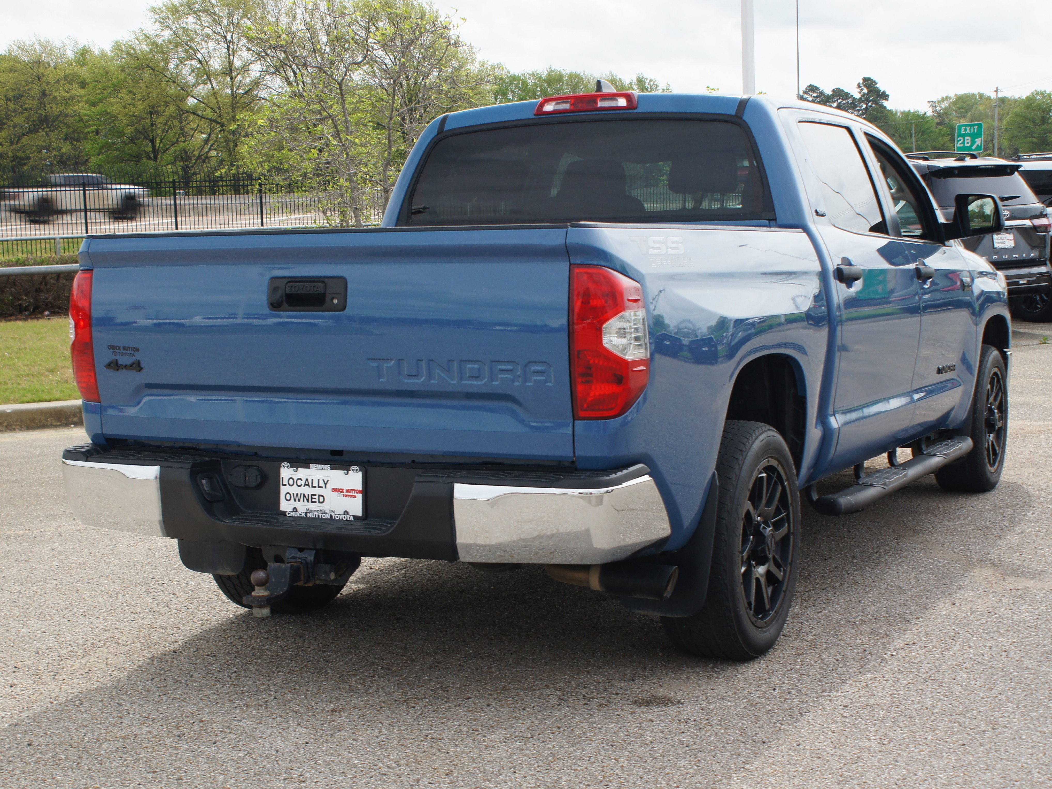 Used 2021 Toyota Tundra SR5 w/ SR5 Upgrade Package AWD/4WD image 19