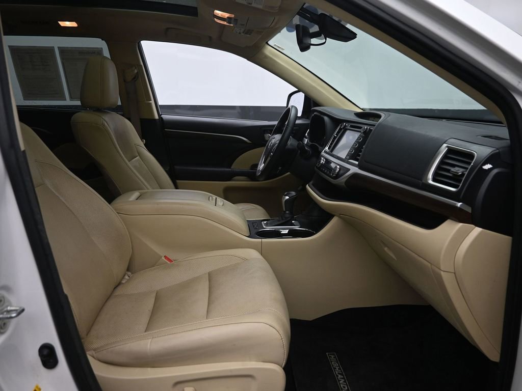 Used 2015 Toyota Highlander Limited Platinum image 7