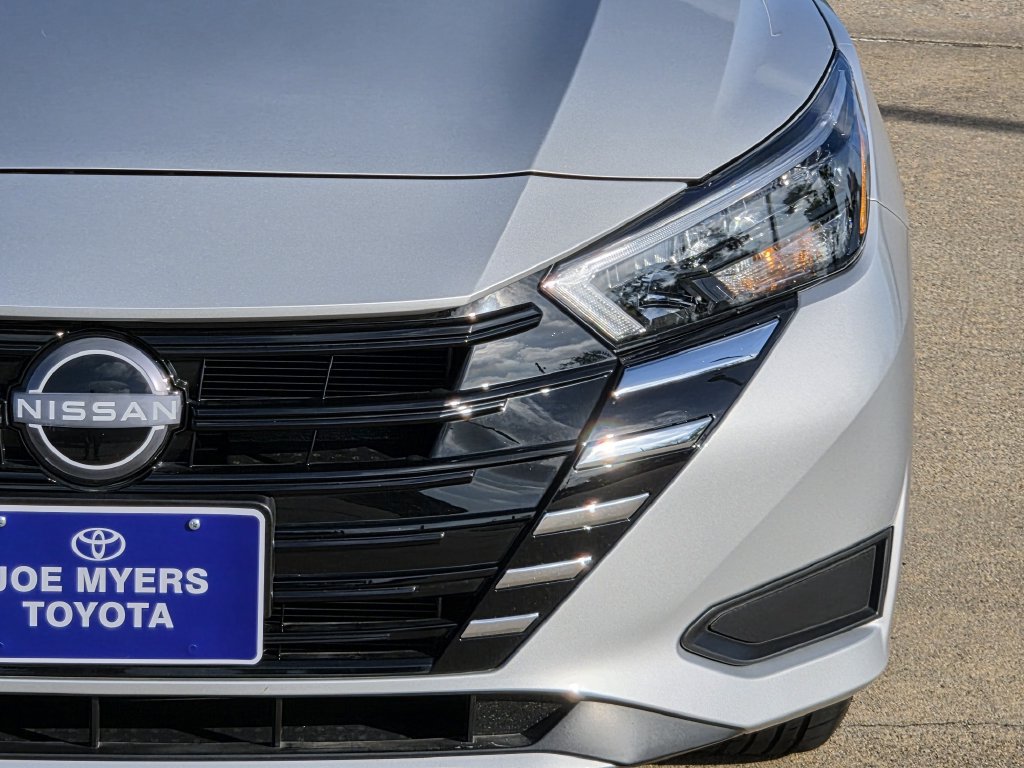 Used 2025 Nissan Versa S w/ Trunk Package FWD image 4
