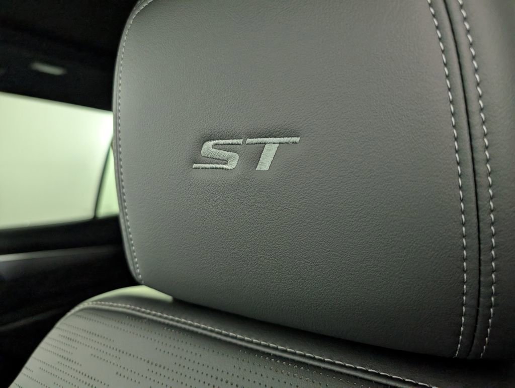 New 2026 Buick Enclave Sport Touring w/ Super Cruise Package image 16