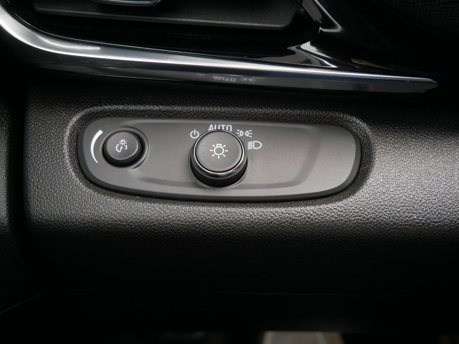 Used 2024 Buick Envista Sport Touring w/ Convenience I Package image 27