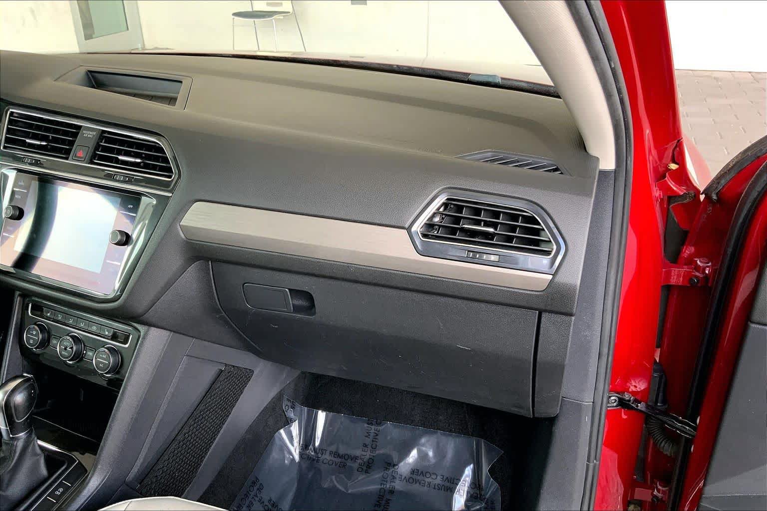 Used 2019 Volkswagen Tiguan SE w/ Panoramic Sunroof Package AWD/4WD image 19