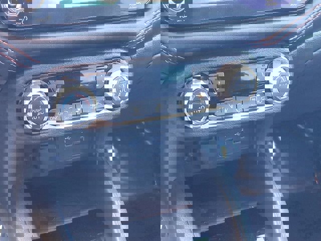 Used 2024 Nissan Versa SR w/ Trunk Package image 27