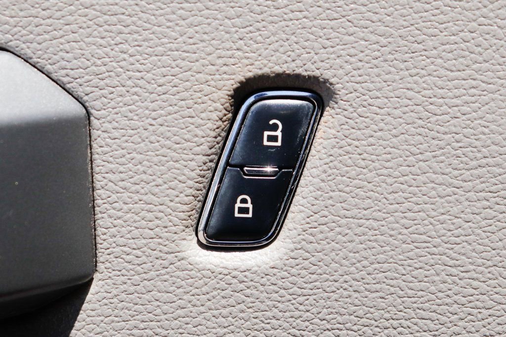 Used 2017 Ford F150 XLT image 15