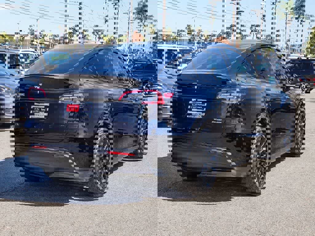 Used 2022 Tesla Model Y Long Range image 4