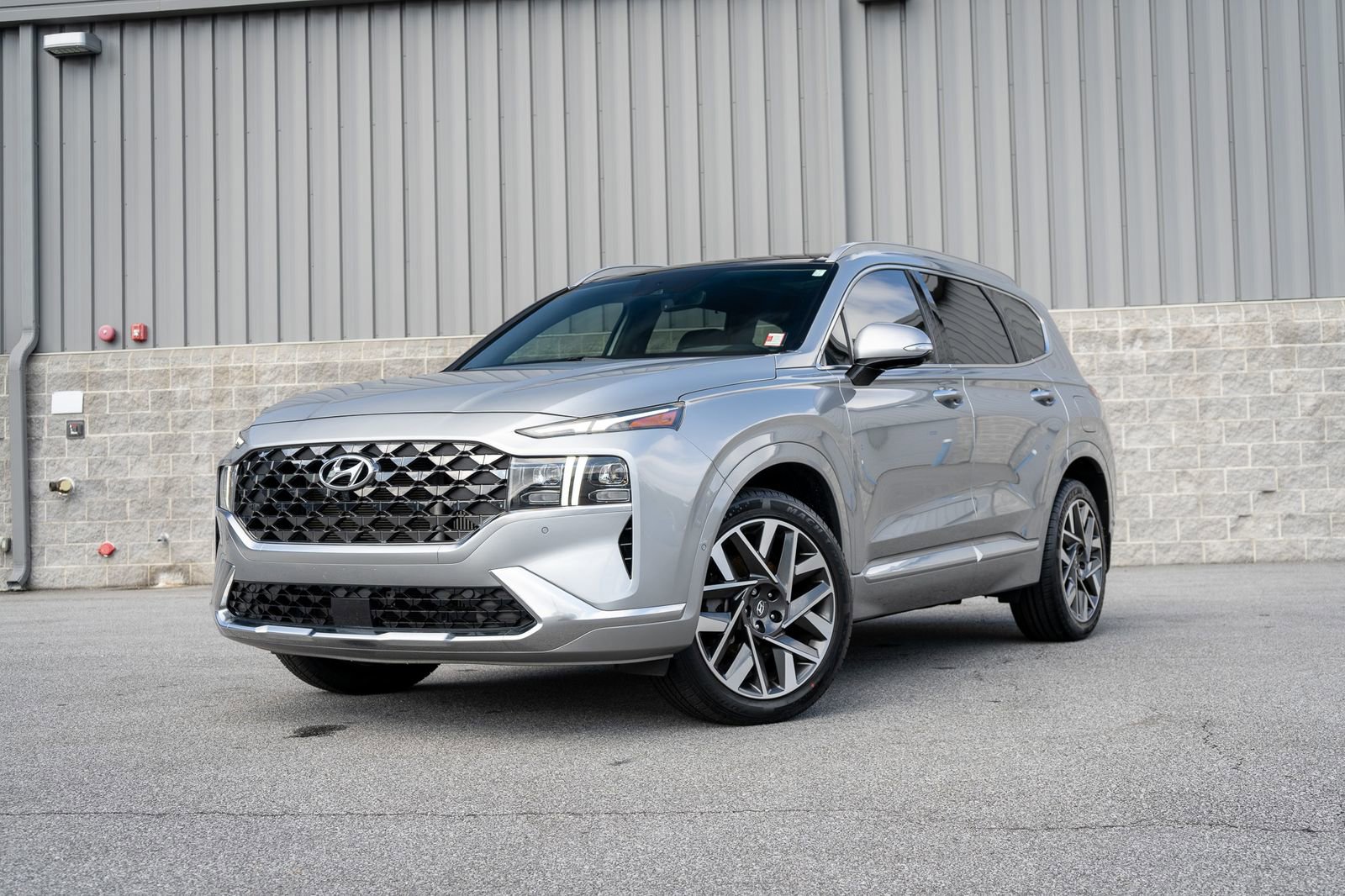 Used 2022 Hyundai Santa Fe Calligraphy FWD image 1