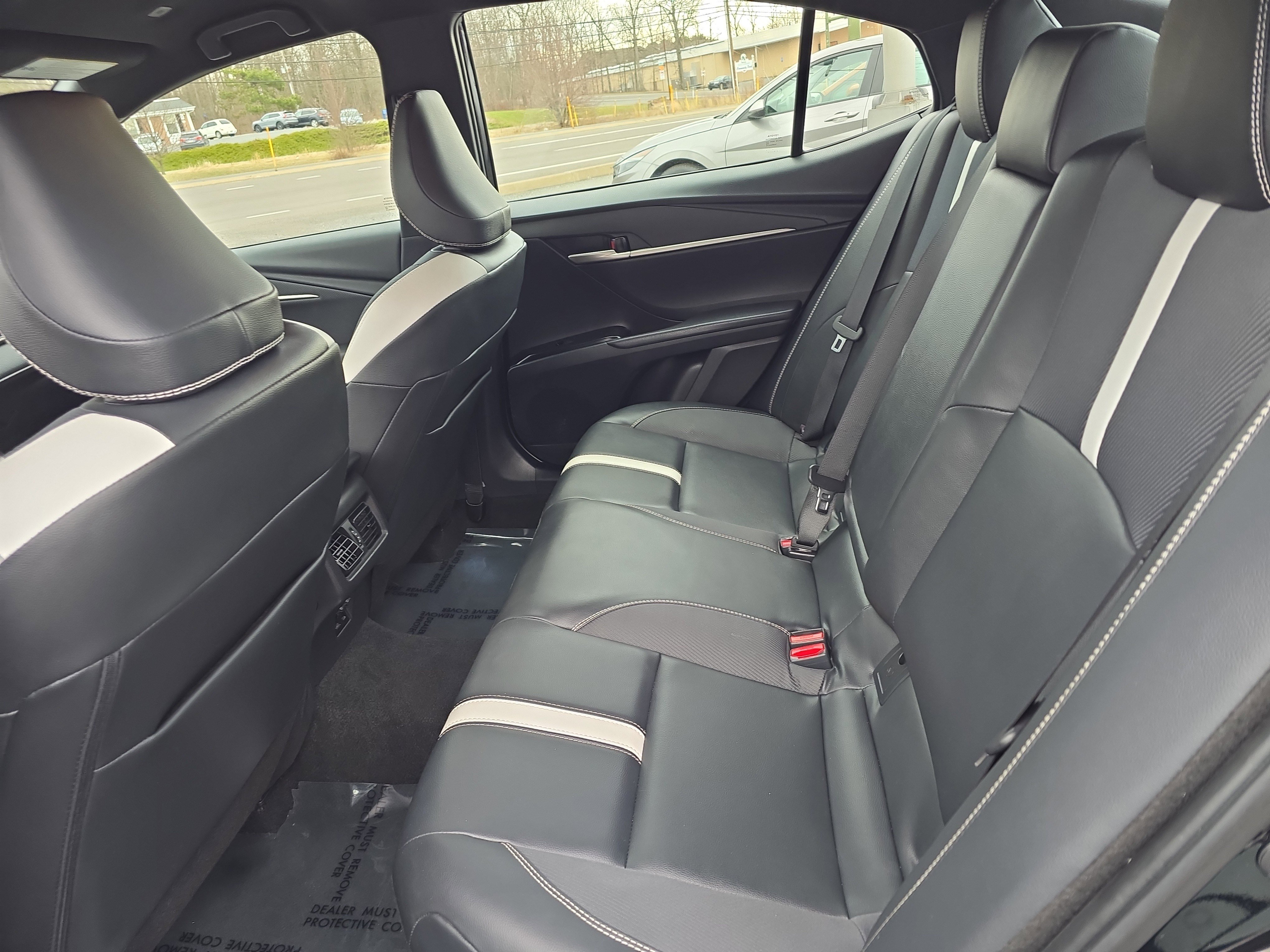 Used 2025 Toyota Camry SE FWD image 13