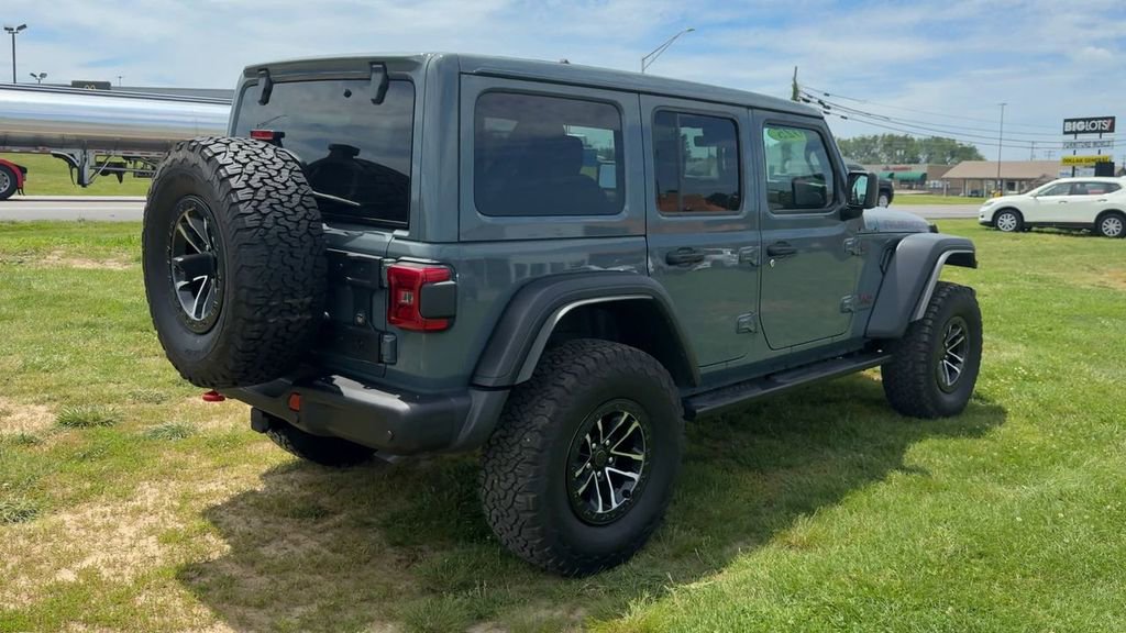 Used 2025 Jeep Wrangler Unlimited Rubicon w/ XTREMEE 35" Tire Package AWD/4WD image 7
