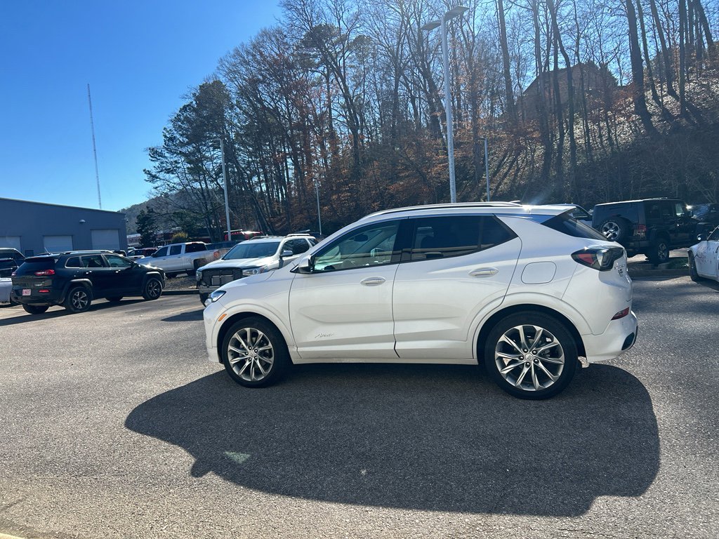 Used 2024 Buick Encore GX Avenir w/ Avenir Convenience Package image 6