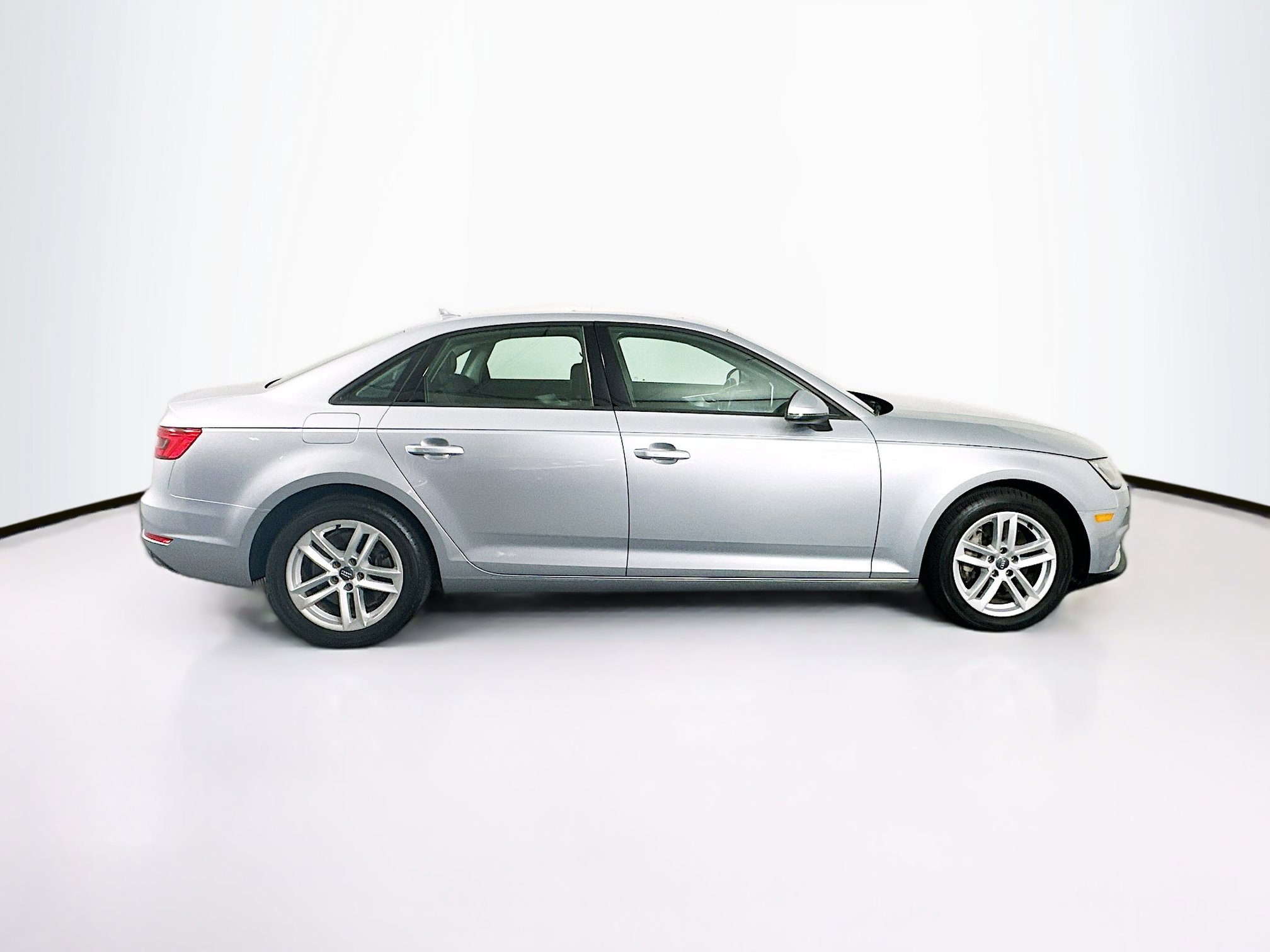 Used 2017 Audi A4 2.0T Premium image 10