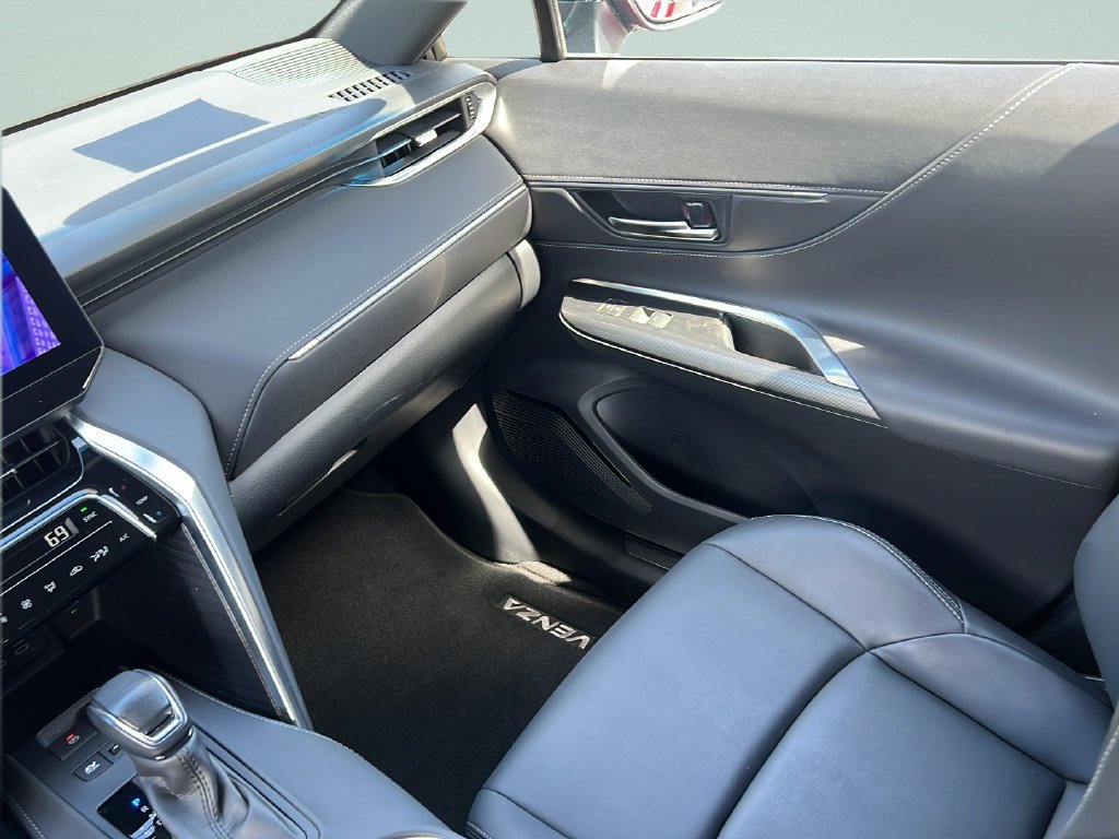 Used 2023 Toyota Venza Nightshade AWD/4WD image 16