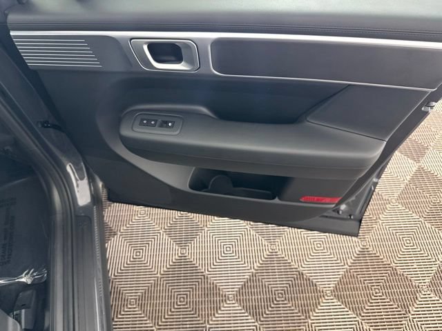 Used 2025 Hyundai Santa Fe SE AWD/4WD image 19