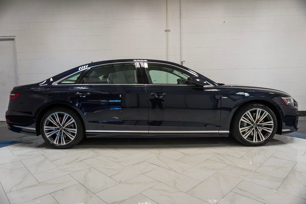 Used 2022 Audi A8 L 3.0T w/ Luxury Package image 9