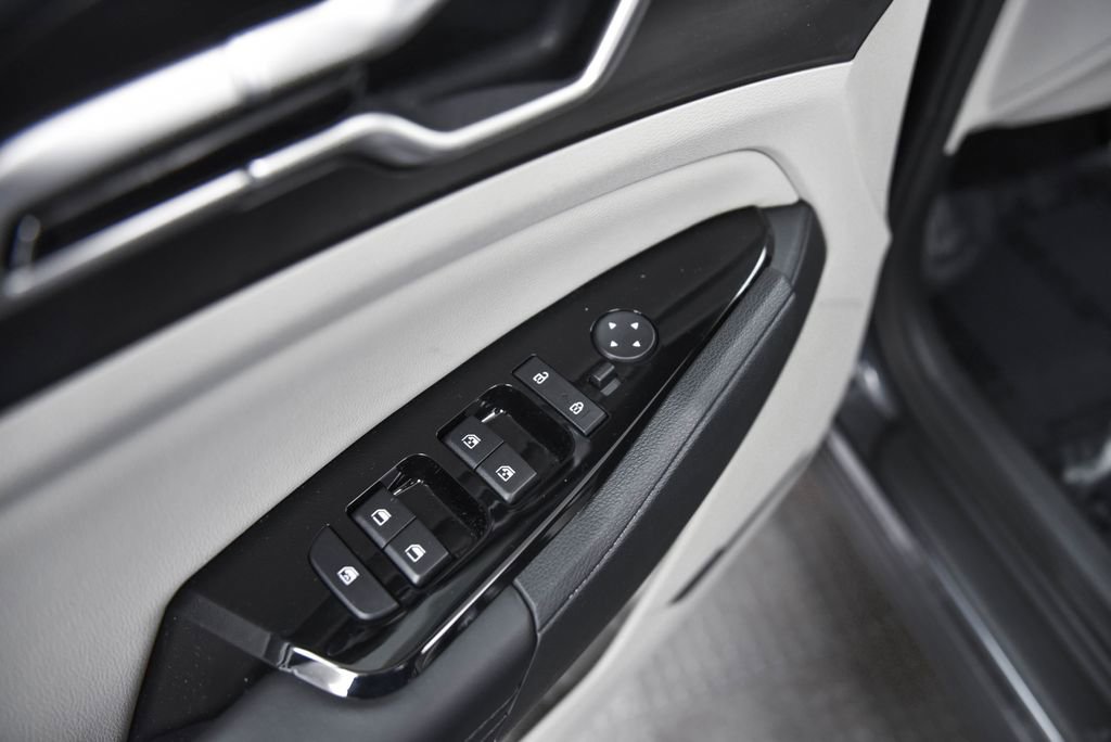 Used 2024 Kia Sportage EX image 12