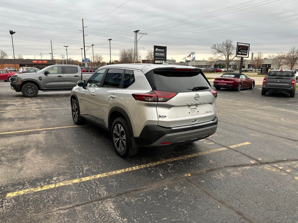 Used 2023 Nissan Rogue SV AWD/4WD image 4