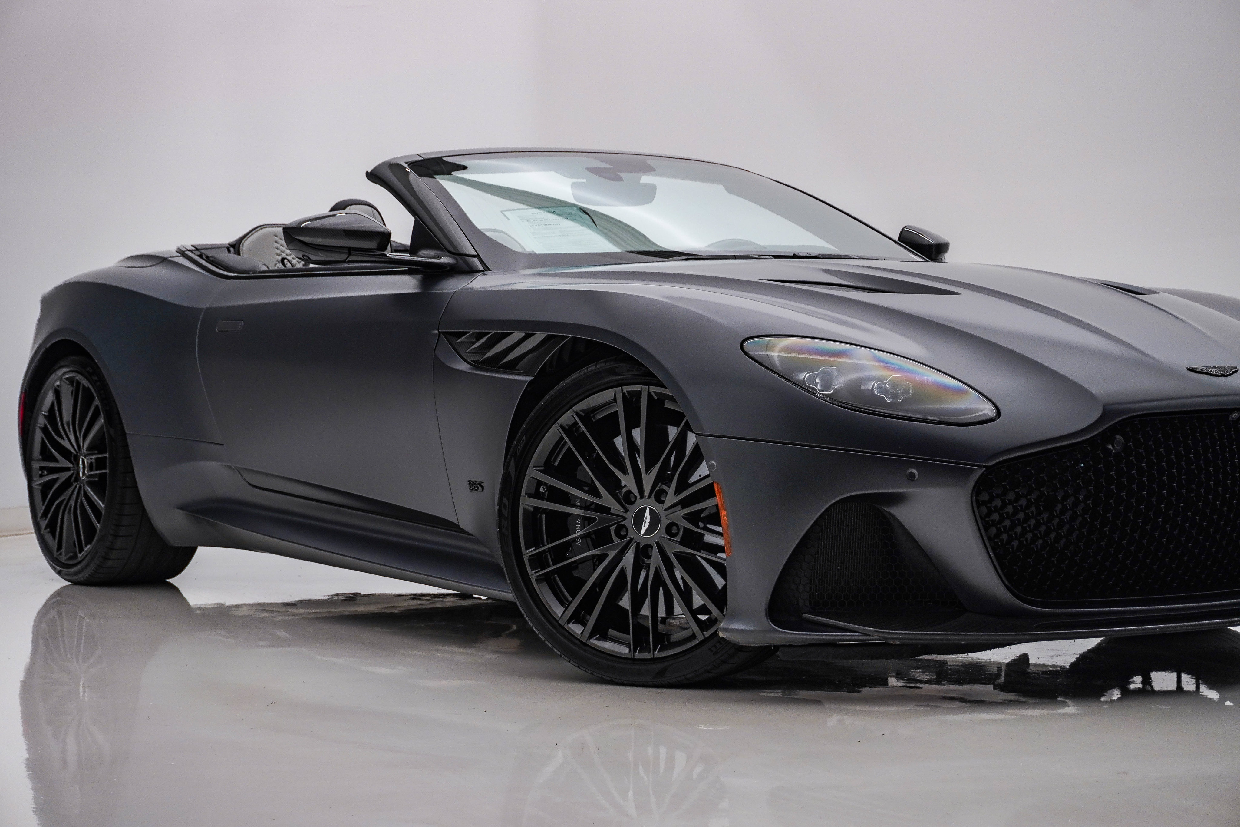 Used 2023 Aston Martin DBS Superleggera Volante RWD image 2