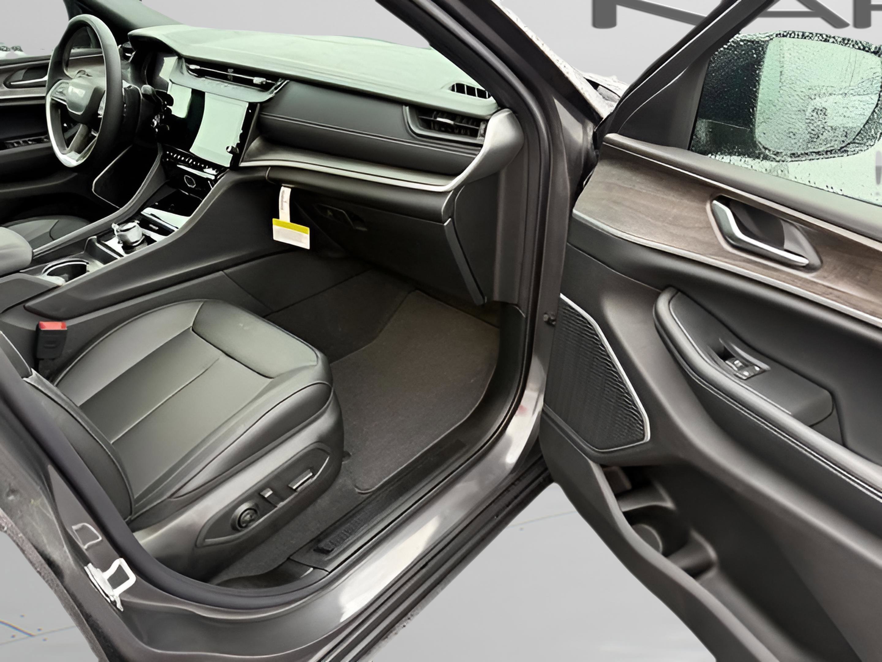 New 2026 Jeep Grand Cherokee Limited image 30