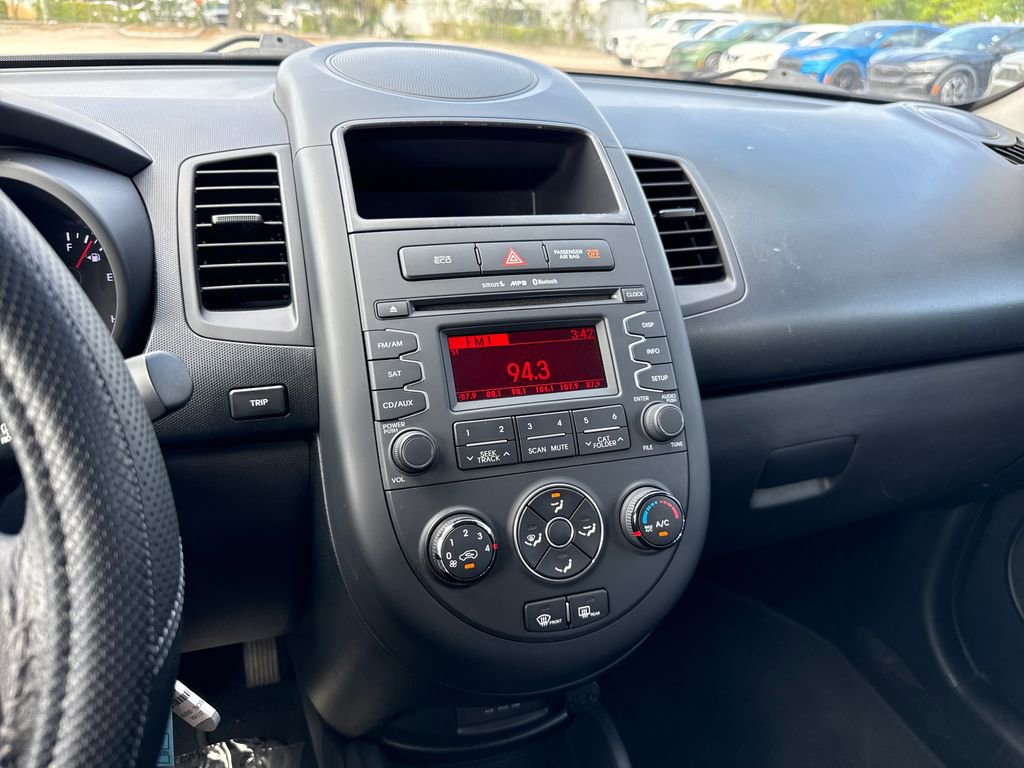 Used 2013 Kia Soul image 18