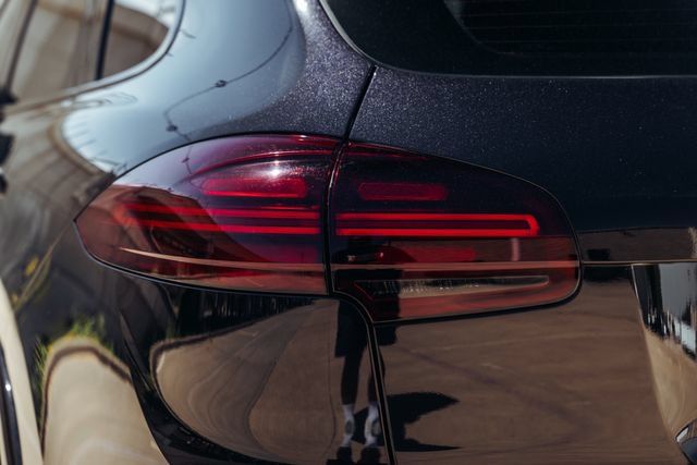 Used 2016 Porsche Cayenne Turbo AWD/4WD image 52