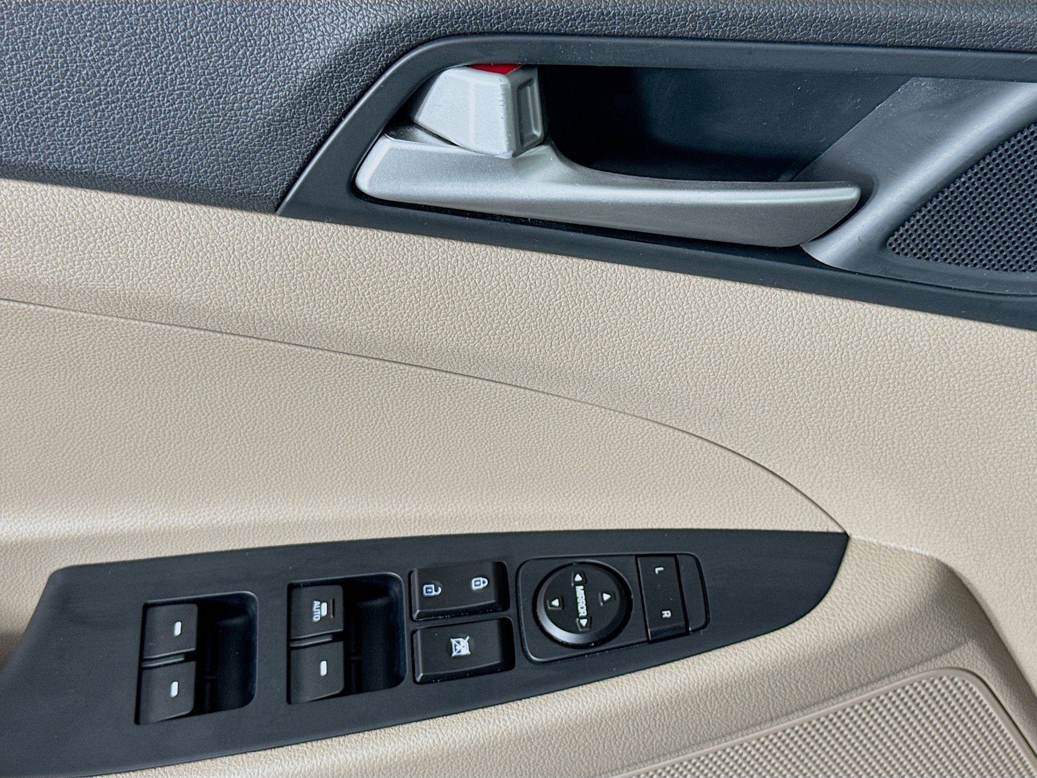 Used 2020 Hyundai Tucson Value w/ Cargo Package image 23