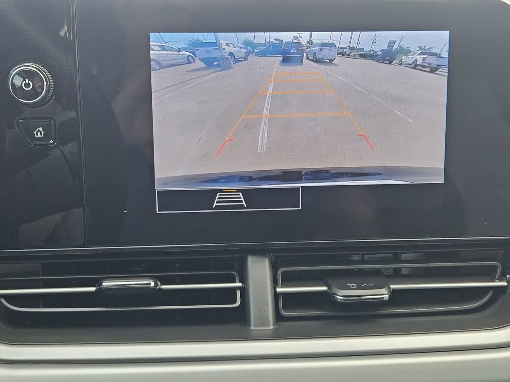 Used 2025 Chevrolet Trax RS w/ Sunroof Package FWD image 23