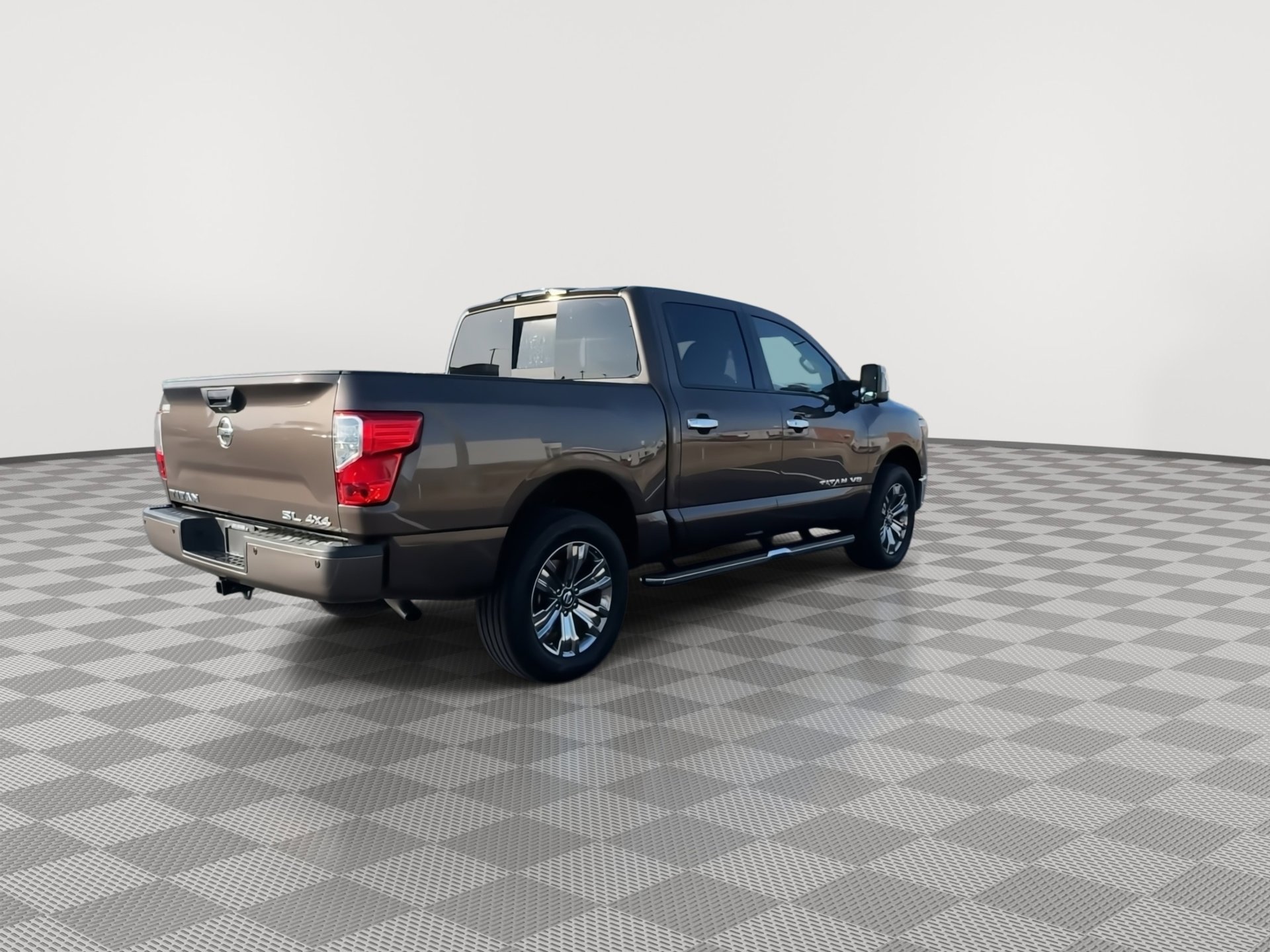 Used 2018 Nissan Titan SL w/ Chrome Package image 8